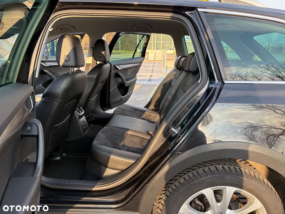 Skoda Octavia 2.0 TDI 4x4 DSG Scout - 25