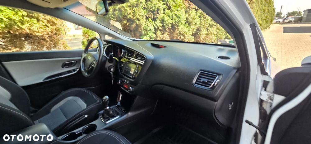 Kia Ceed 1.6 GDI Platinum Edition - 34