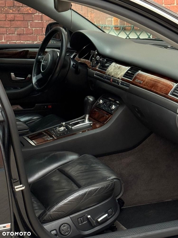 Audi A8 - 12