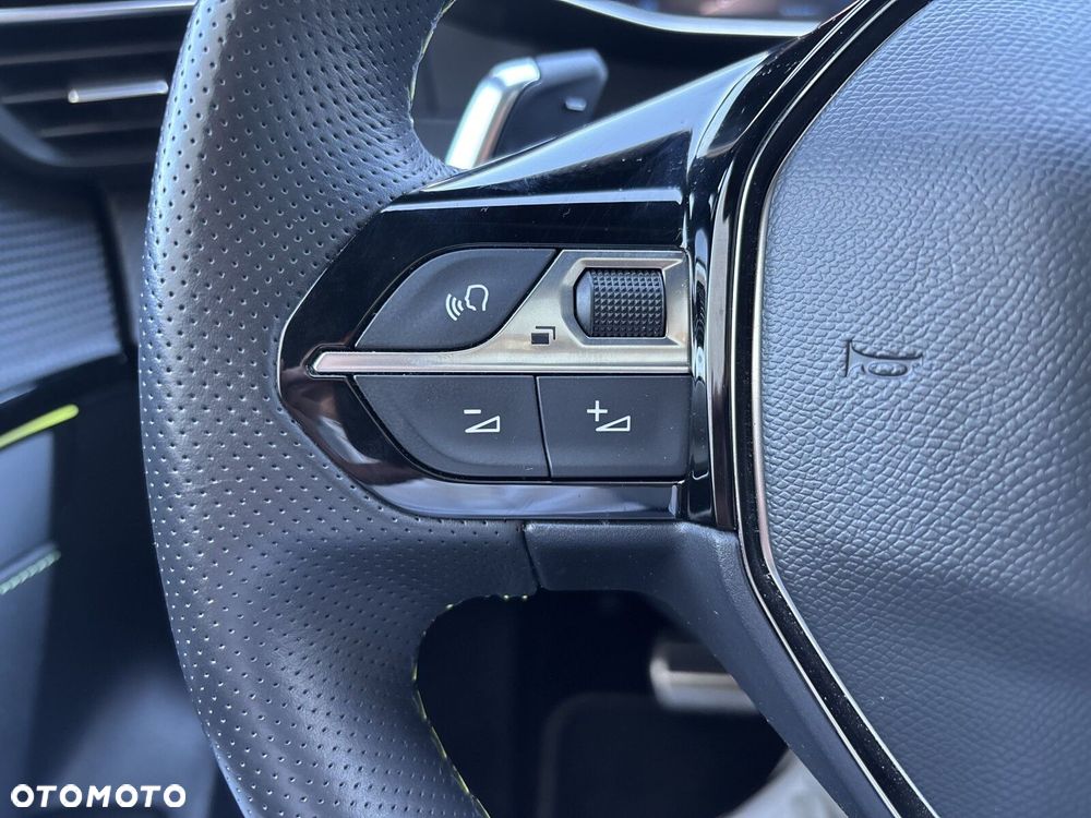 Peugeot 208 - 12