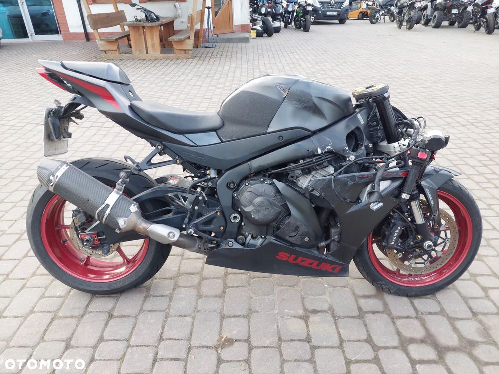 Suzuki GSX-R - 10