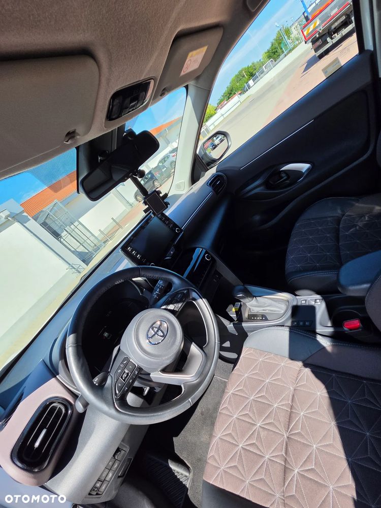 Toyota Yaris Cross Hybrid 1.5 Executive - 4
