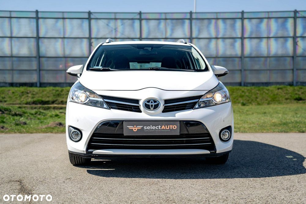 Toyota Verso - 3