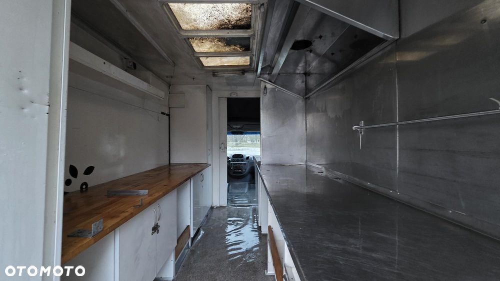 Mercedes-Benz Sprinter - 16