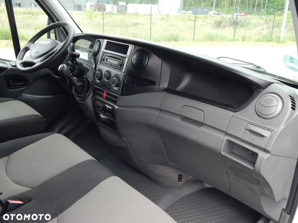Iveco DAILY 35S15 2,3HPI L2H2 LIFT - 19