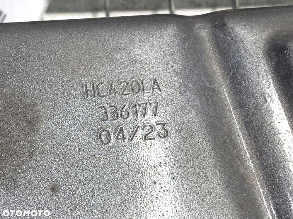 BELKA ZDERZAKA TYŁ  SEAT ATECA (KH7, KHP) 2016 - 2022 1.5 TSI 110 kW [150 KM] benzyna 2018 - 2022 - 4