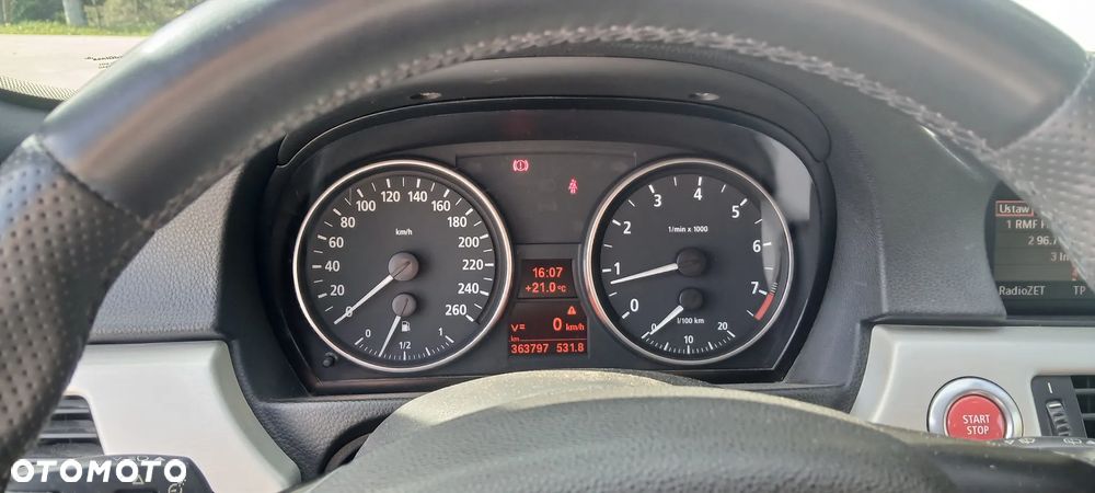 BMW Seria 3 330xi - 9