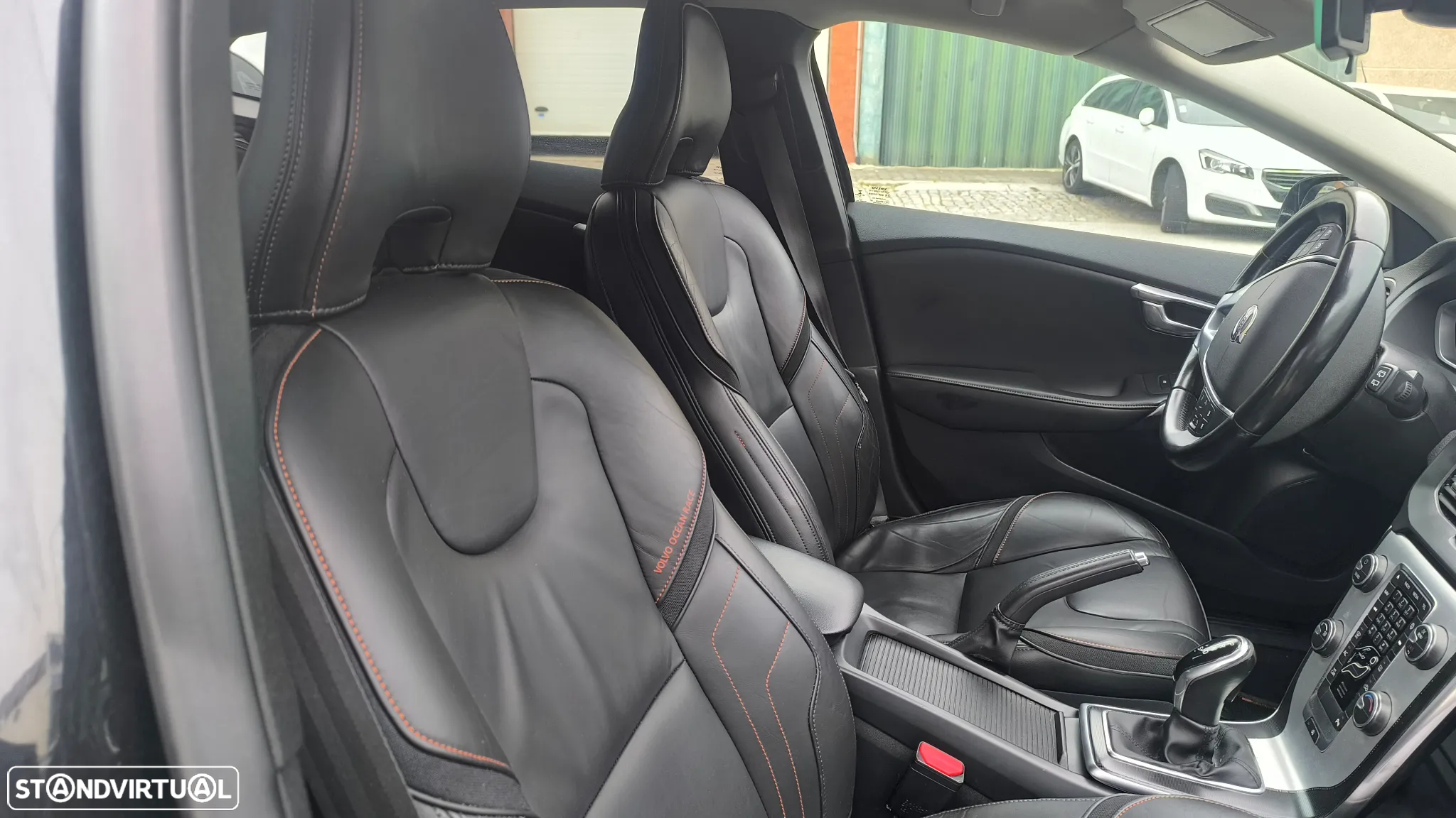 Volvo V40 1.6 D2 VOR Powershift - 9
