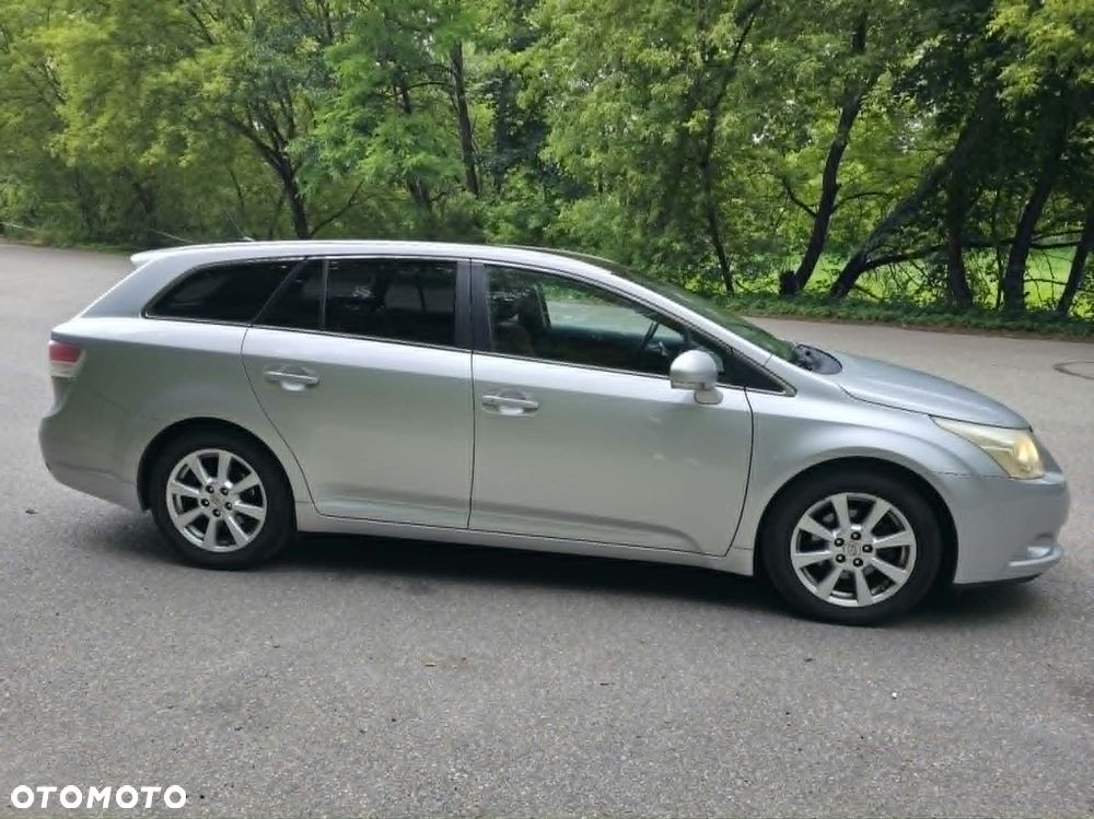 Toyota Avensis 1.8 Premium EU5 - 3