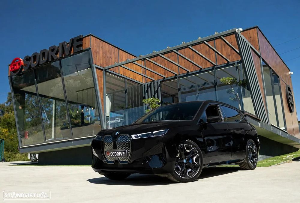 BMW iX xDrive 40 Pack Desportivo