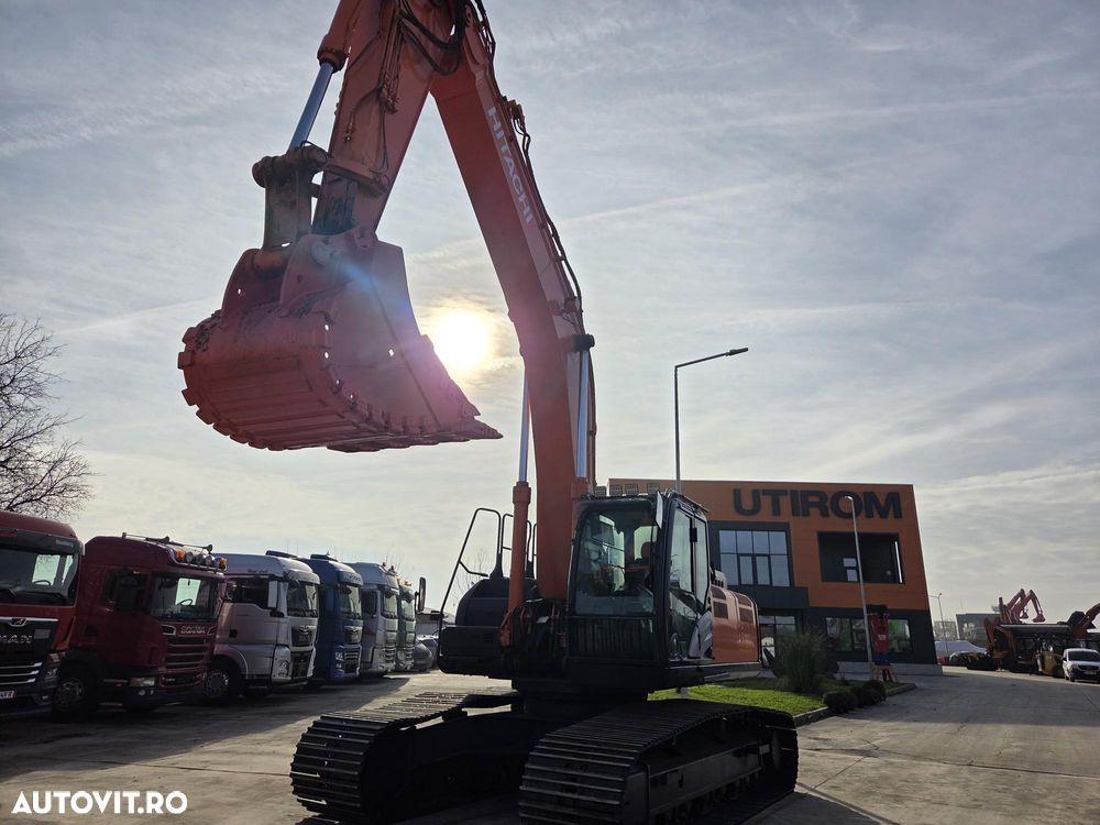 Hitachi ZX350, 2018, 8.061h, cupa noua, Masa operationala 35,6t, Inst hidr pe picon pe brate, inst hidr rotire, gresare automata, senile 90% ok, 3 pompe hidr HITACHI, produs in JAPONIA, Isuzu 282CP, Ad sapare 7,5m, ridica 22t, STARE F BUNA-PROMOTIE 89.900EUR - 23