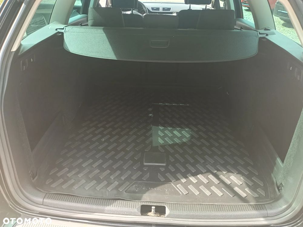 Volkswagen Passat 2.0 Blue TDI SCR Trendline - 17