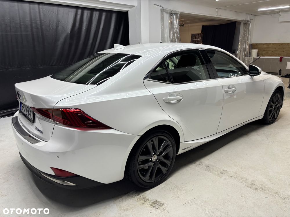 Lexus IS - 11