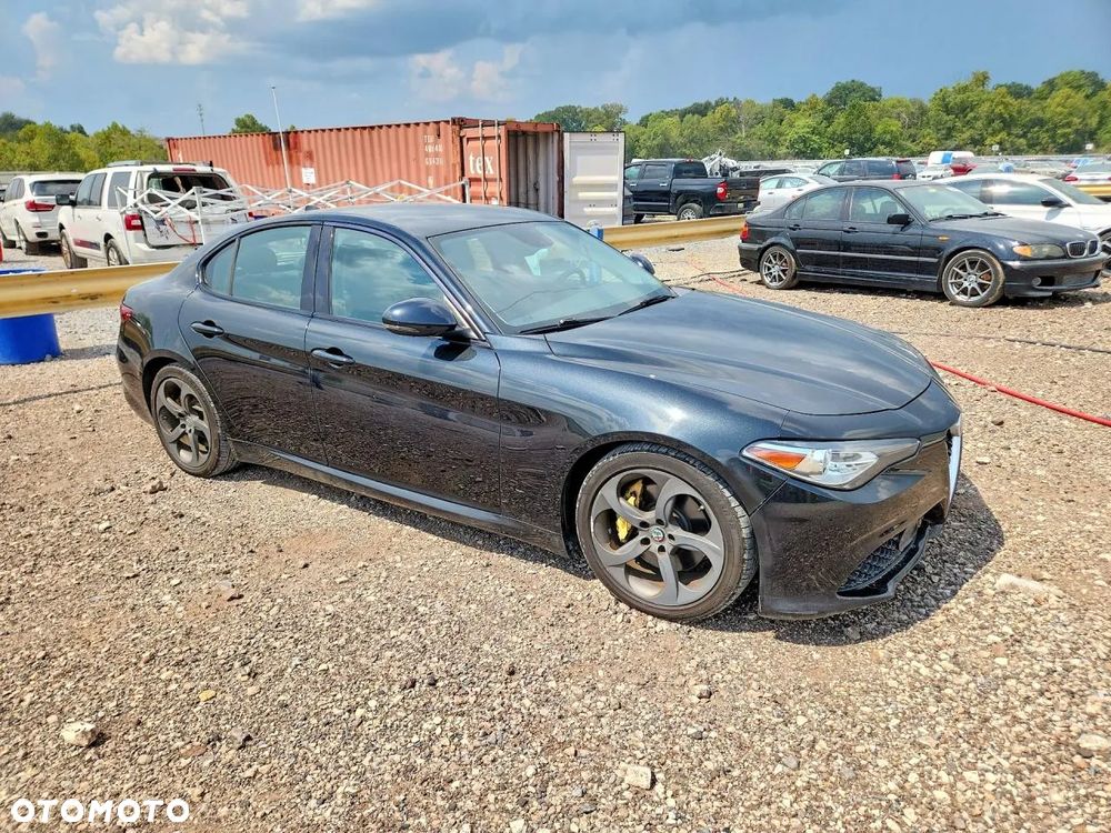 Alfa Romeo Giulia 2018 photo 2