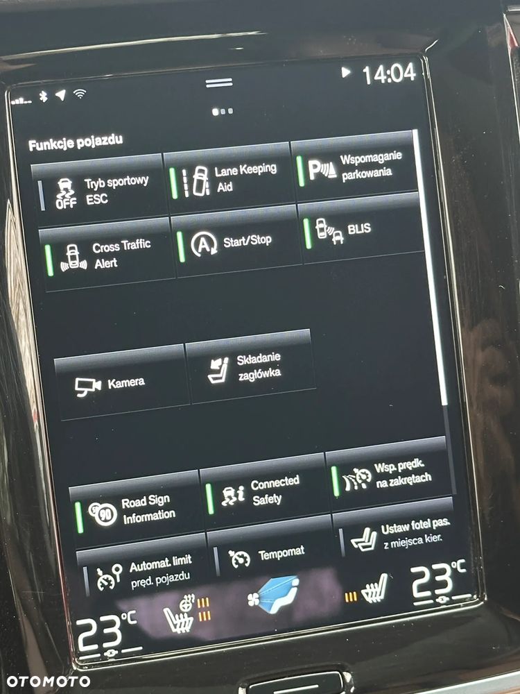 Volvo V90 Cross Country - 32