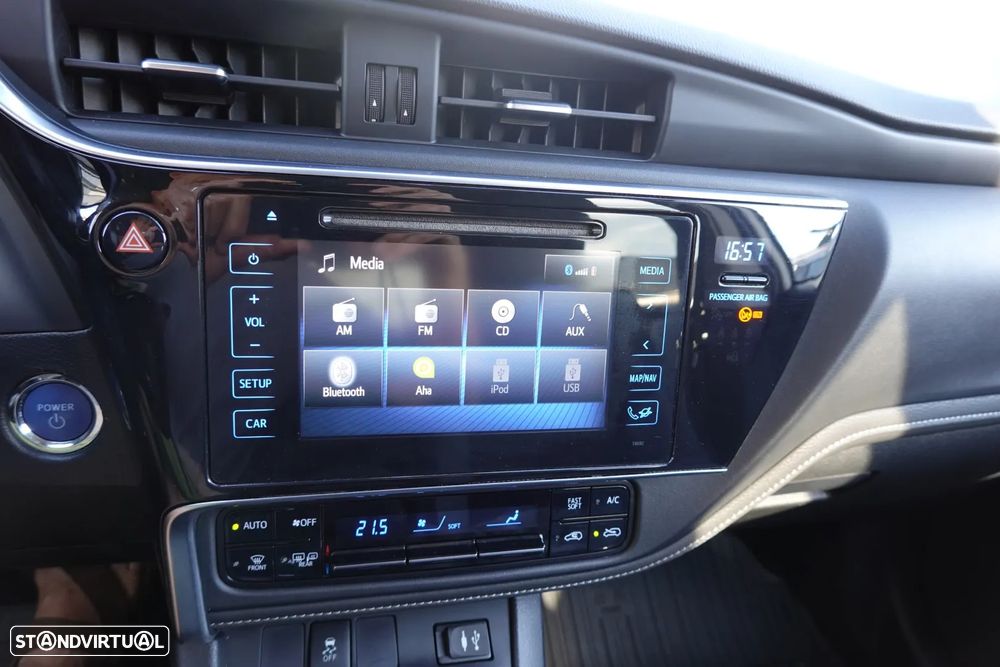 Toyota Auris Touring Sports 1.8 HSD Freestyle - 11