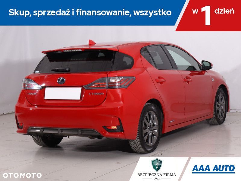 Lexus CT - 7