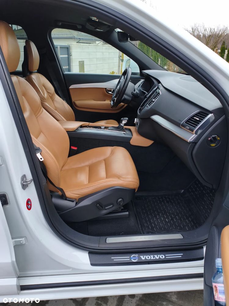 Volvo XC 90 D5 AWD Geartronic Momentum - 12