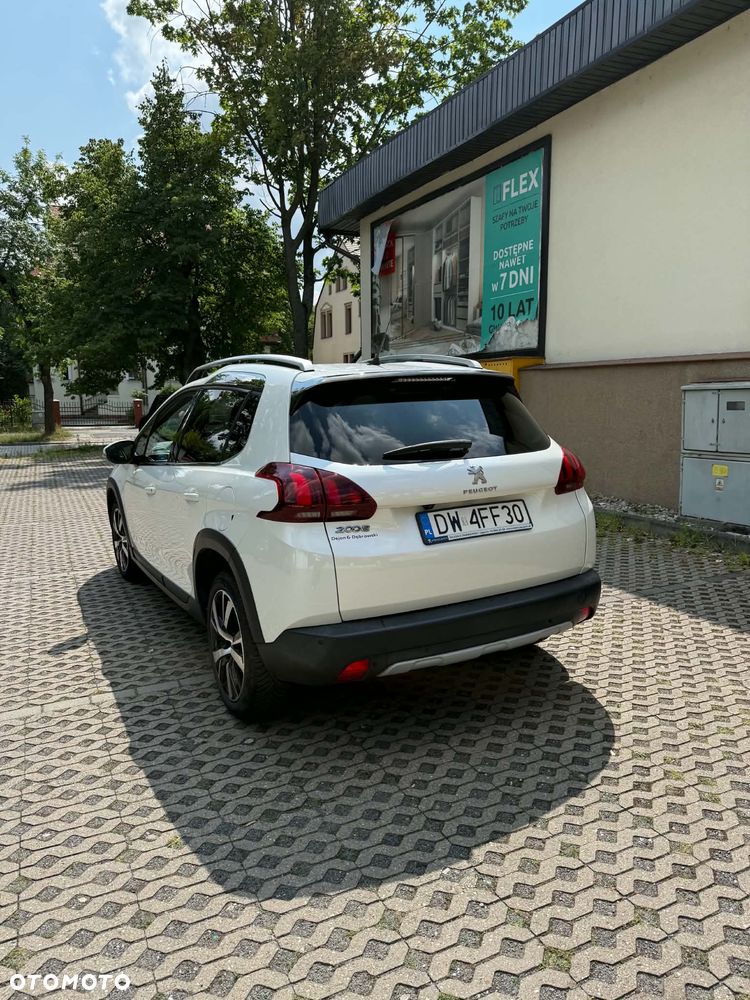 Peugeot 2008 1.2 Pure Tech Allure S&S EAT6 - 4