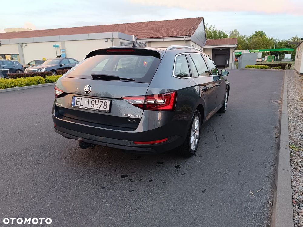 Skoda Superb 2.0 TDI SCR 4x4 Ambition DSG - 3