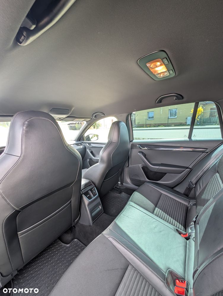 Skoda Octavia 2.0 TDI RS DSG - 20