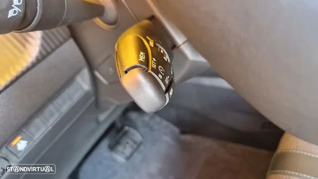 Peugeot e-208 Allure - 18