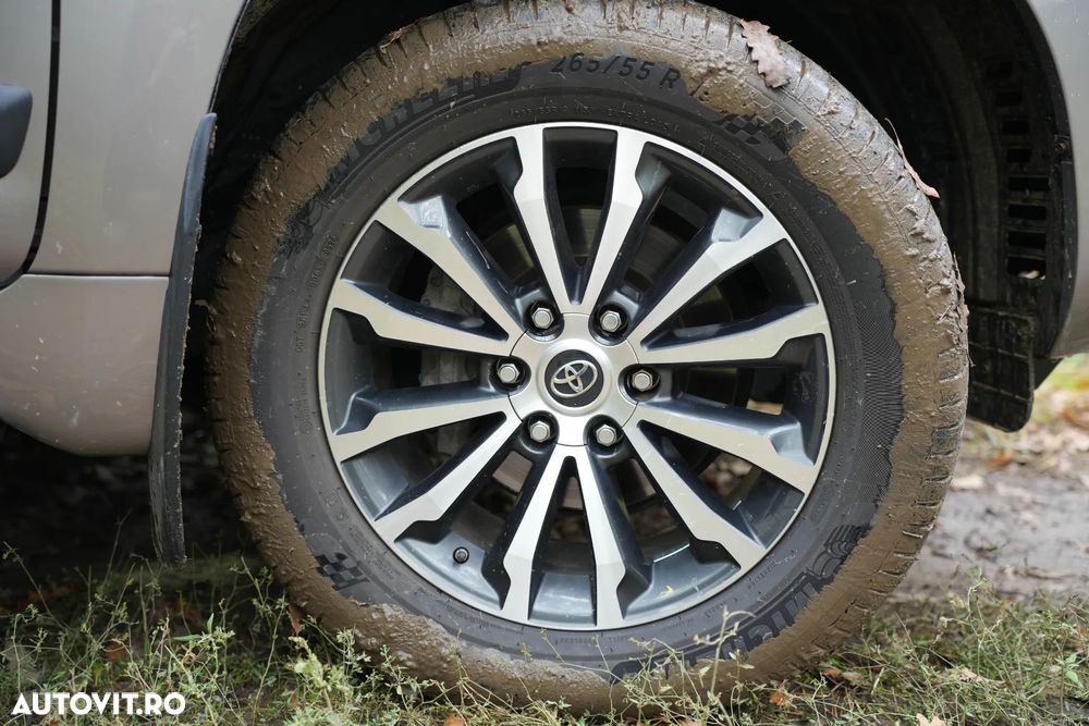 Toyota Land Cruiser - 10