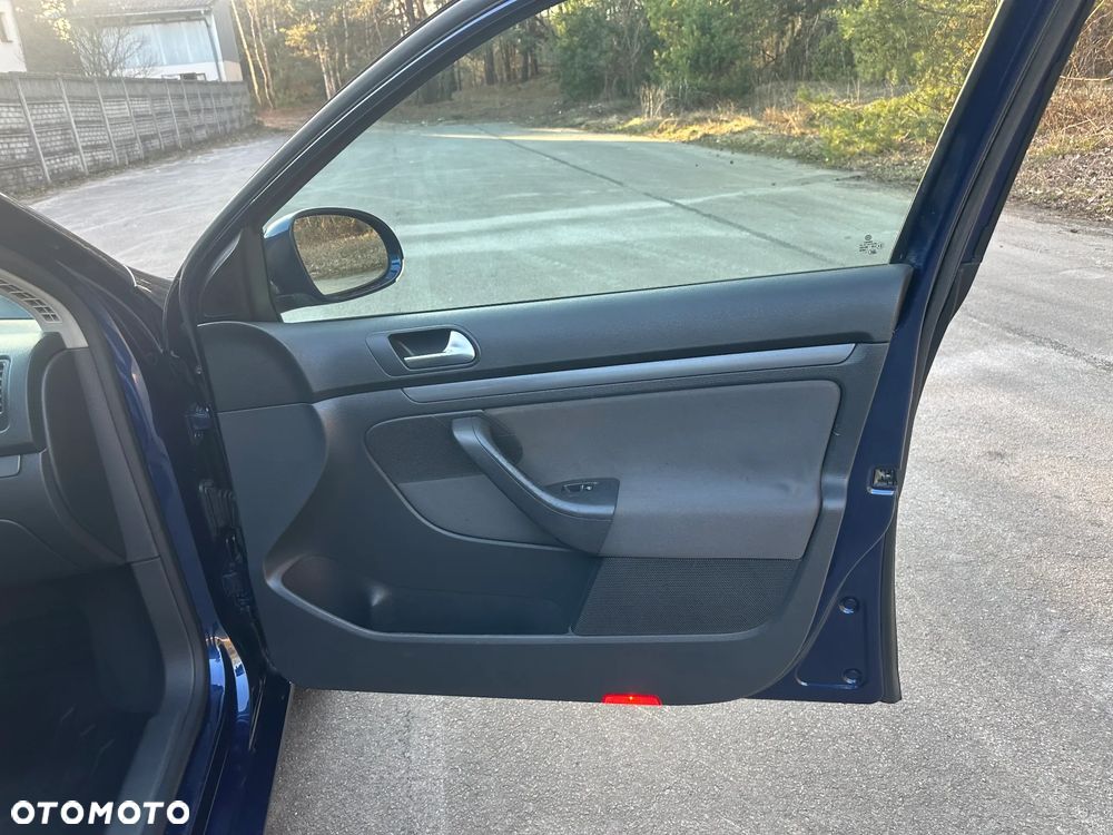 Volkswagen Jetta - 31