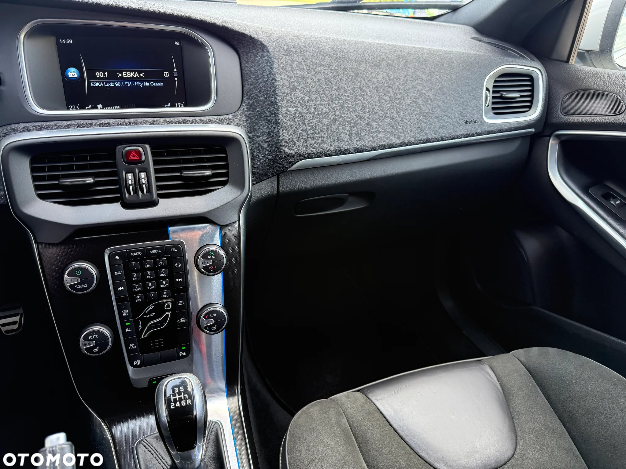 Volvo V40 D2 Drive-E R-Design Kinetic - 36