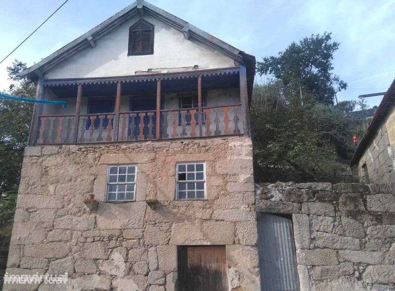 Vende-se casa do seculo XIX - Grande imagem: 3/3