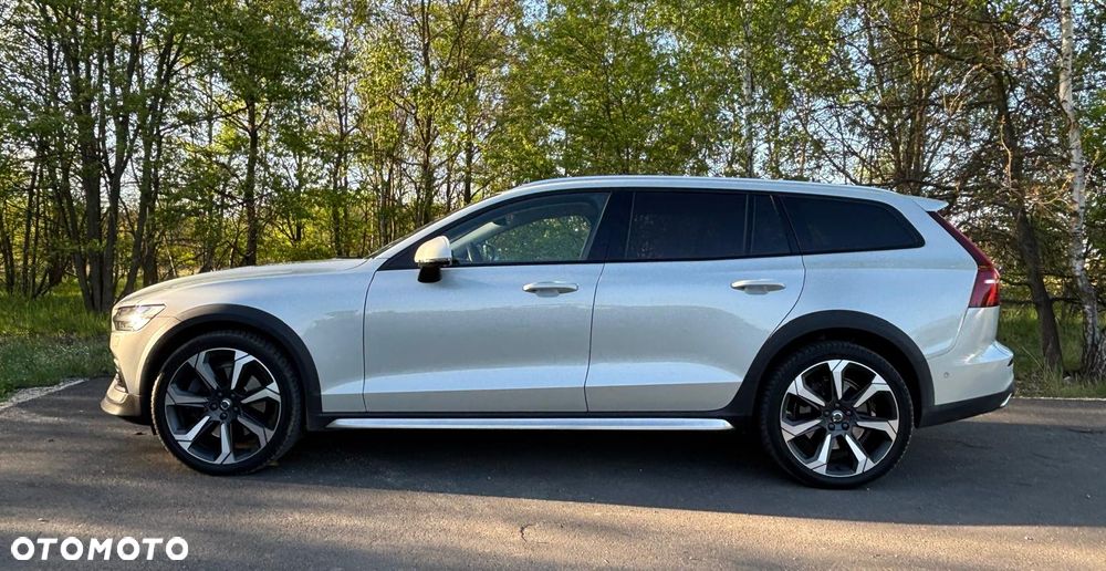 Volvo V60 Cross Country B5 B AWD - 2