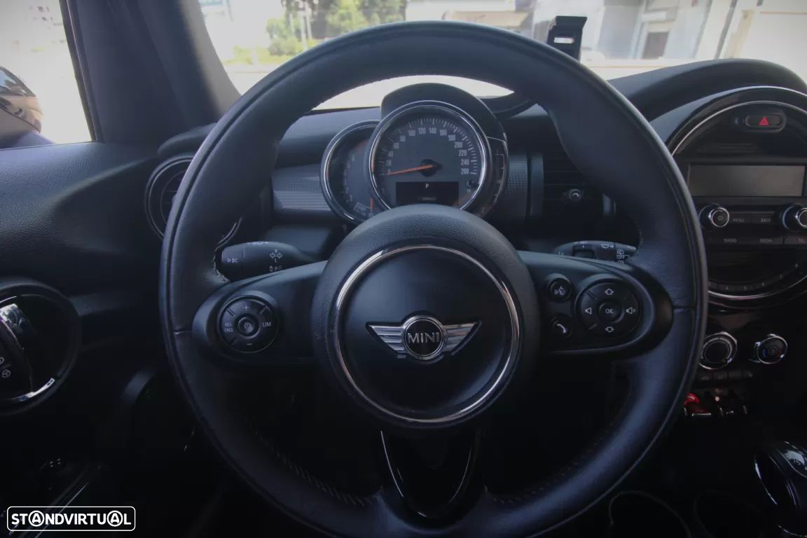 MINI 5 Portas Cooper Aut. - 27
