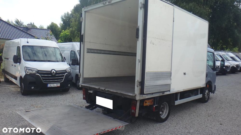 Renault Maxity - 2