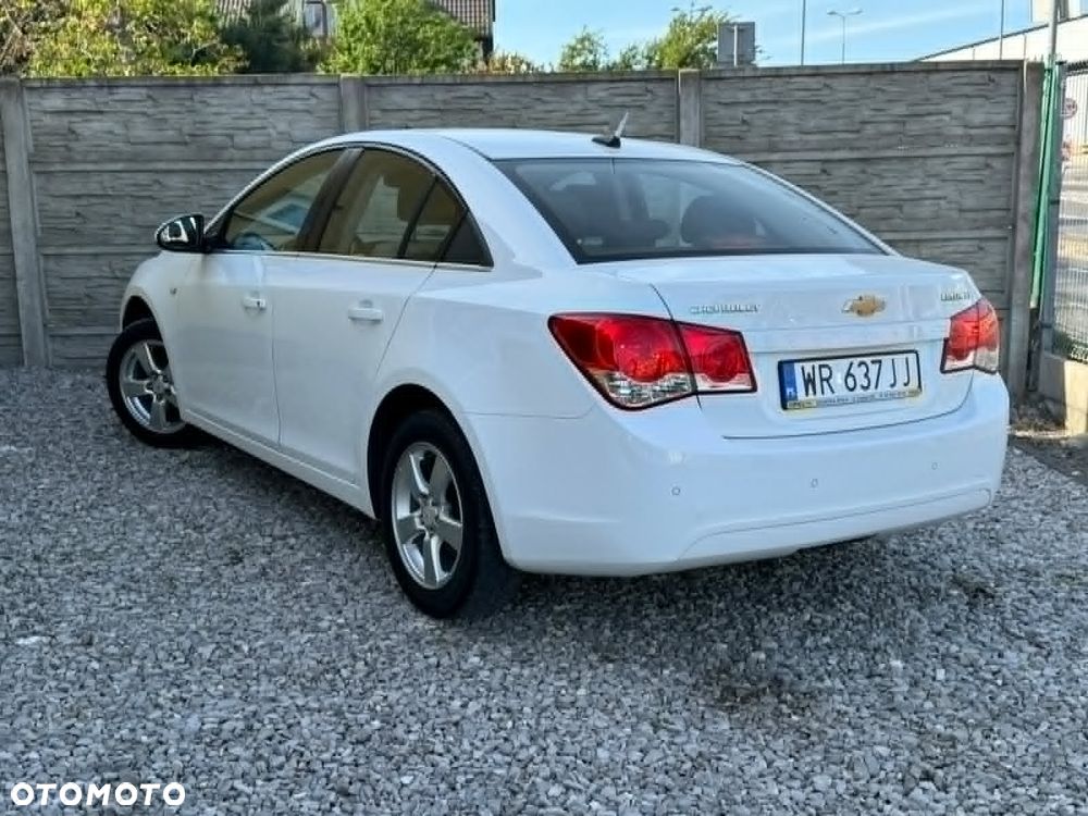 Chevrolet Cruze 1.8 LT+ - 9