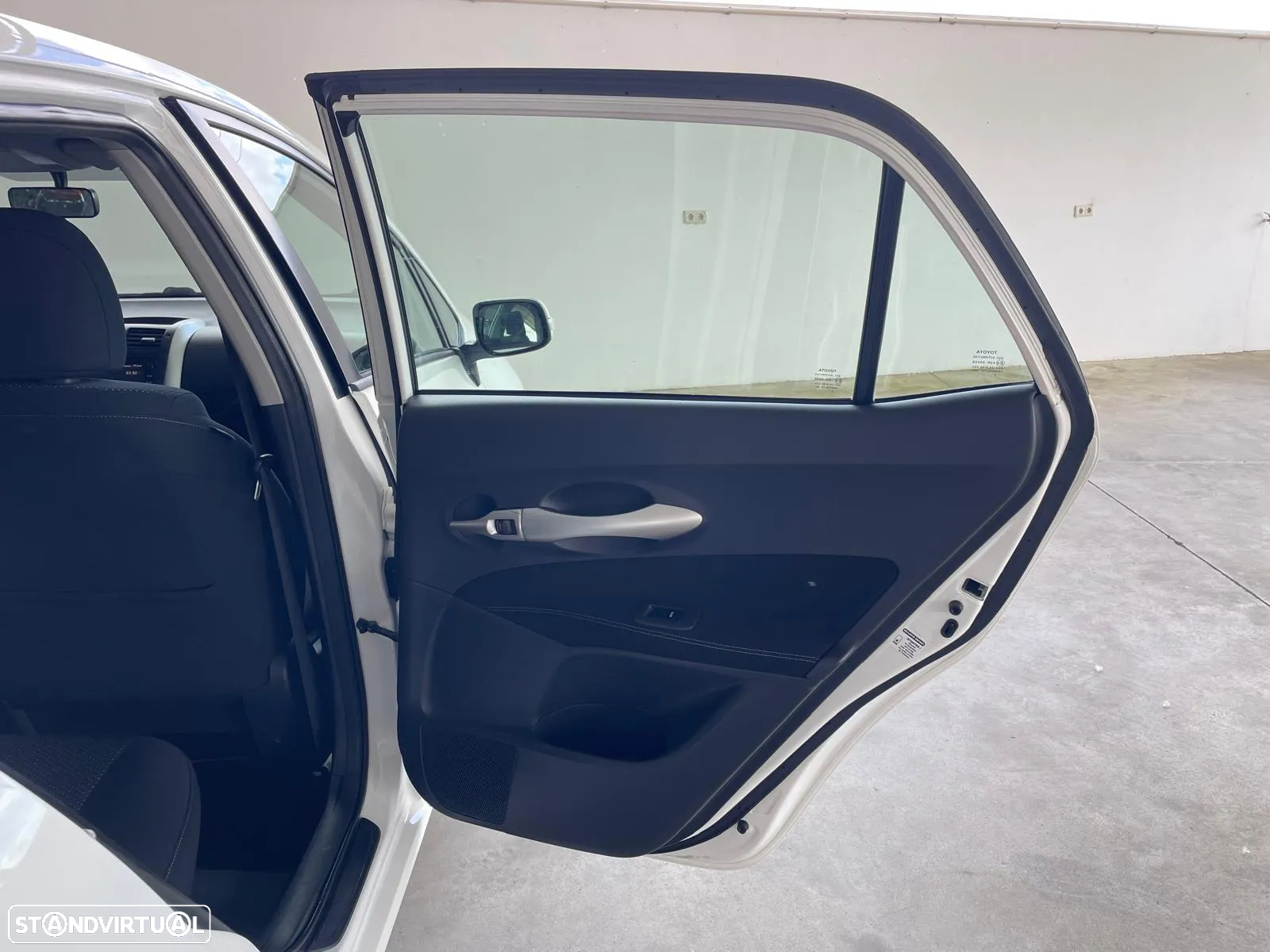Toyota Auris 1.4 D-4D Exclusive - 33