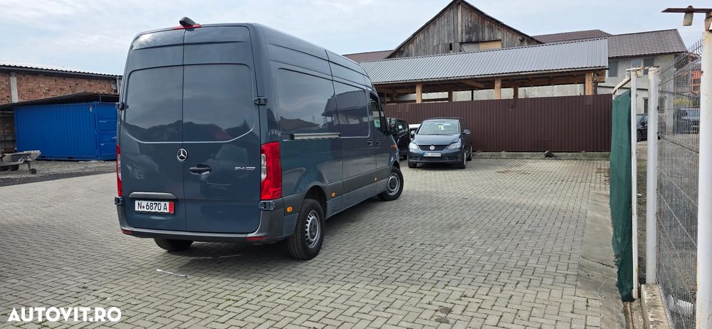 Mercedes-Benz Sprinter - 12