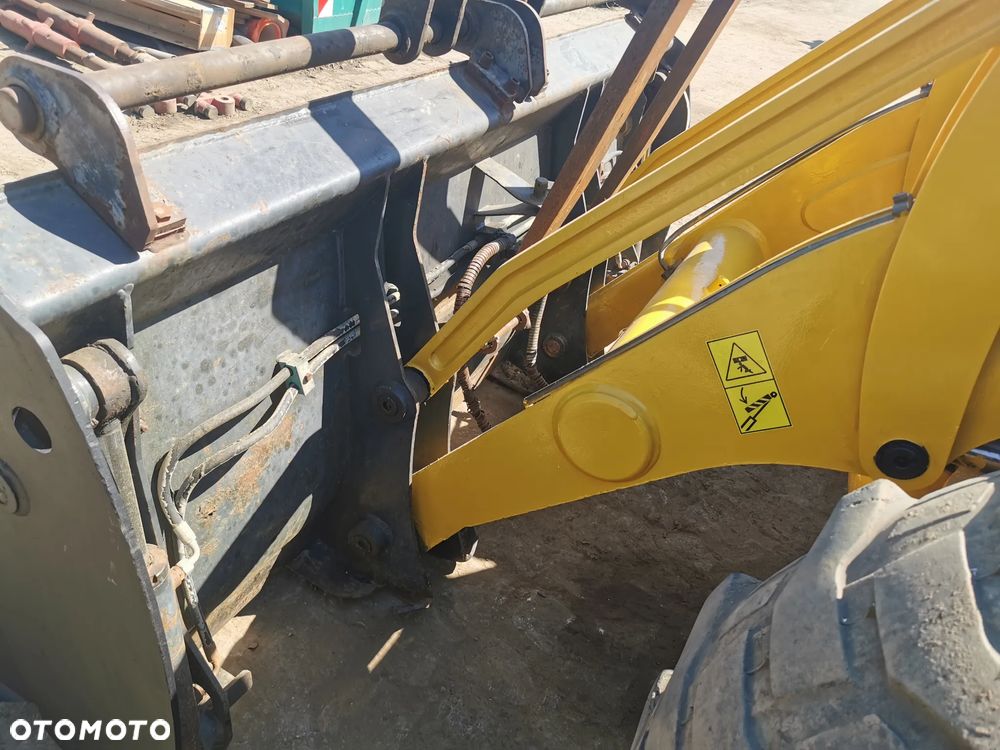 Komatsu WB97S-2 - 5