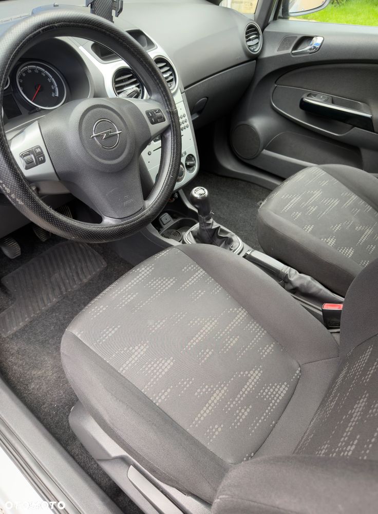 Opel Corsa 1.4 16V Cosmo - 7