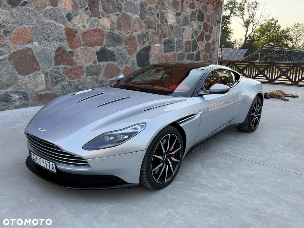 Aston Martin DB11 V12 Coupe - 2
