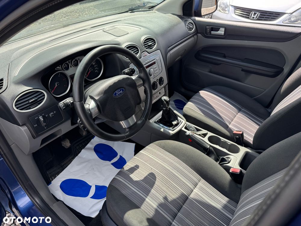 Ford Focus 1.8 TDCi Ghia - 9