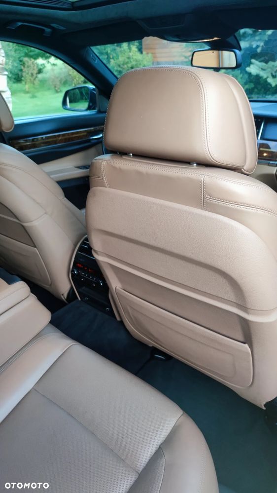 BMW Seria 7 740d xDrive - 31