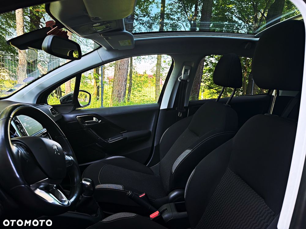 Peugeot 208 1.2 VTi Style - 29