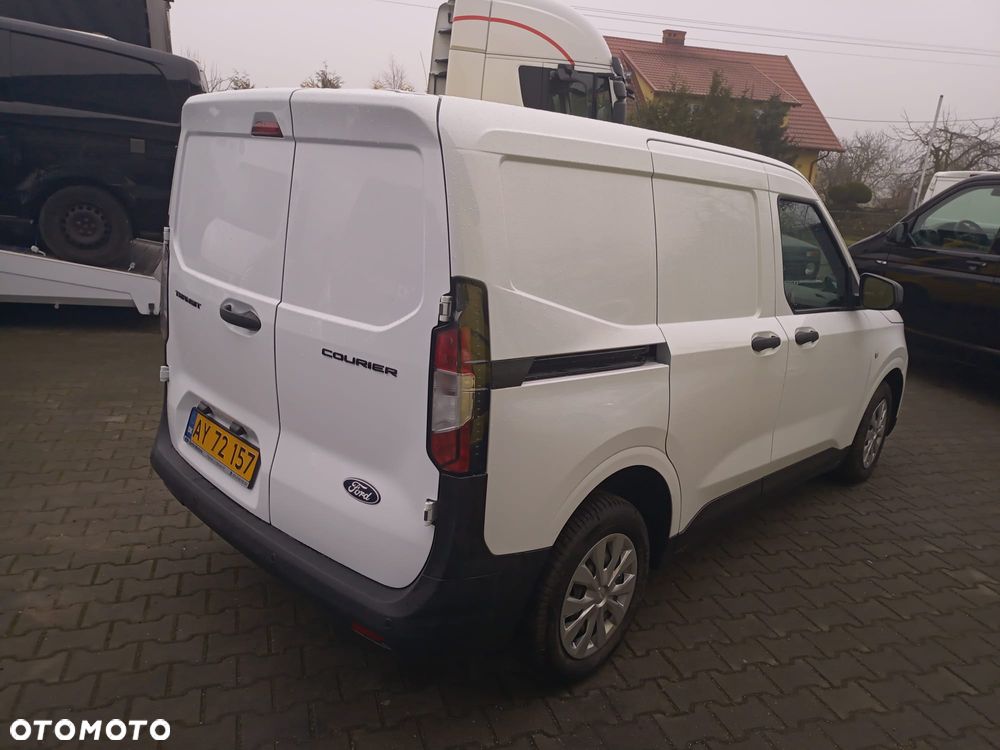 Ford TRANSIT COURIER ECOBLU - 9