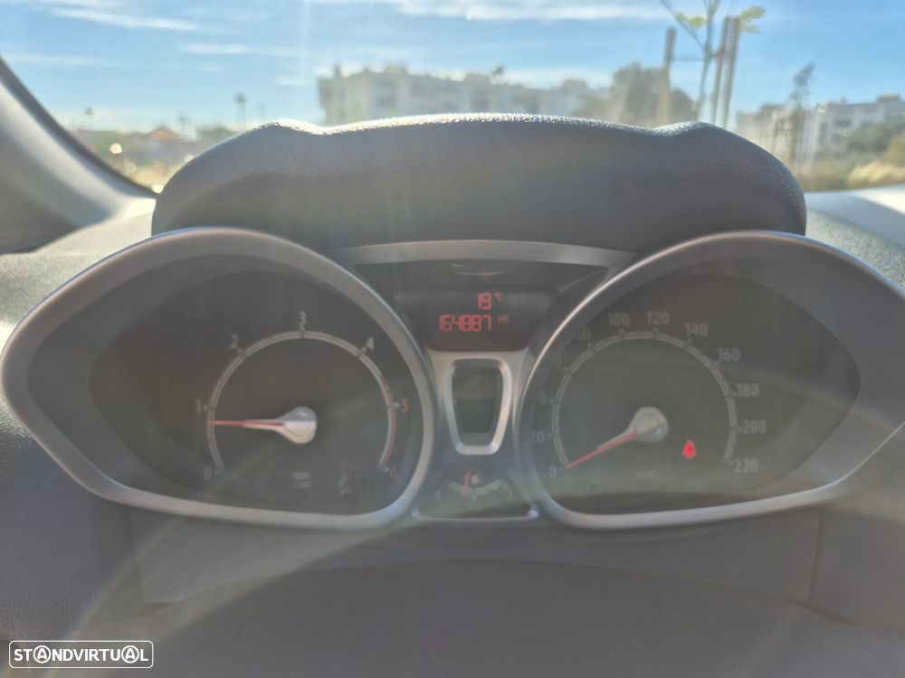 Ford Fiesta 1.4 TDCI Titanium - 16