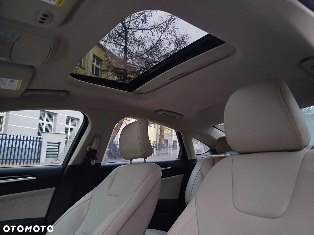 Ford Fusion 2.0 EcoBoost Titanium - 32