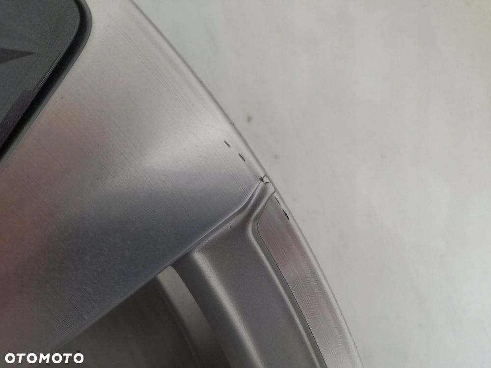 Felgi aluminiowe Renault OE 403006686R 6.5" x 20" 5x114,3 ET33 - 5