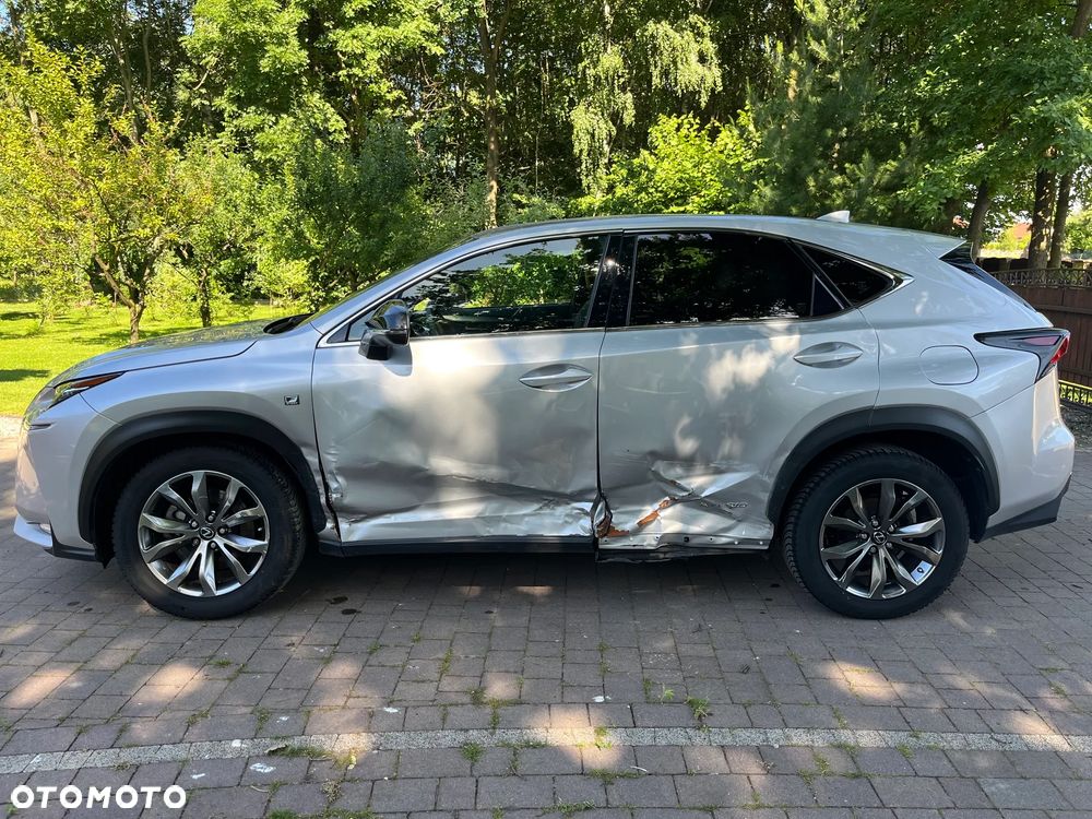 Lexus NX 300h E-FOUR F SPORT - 8