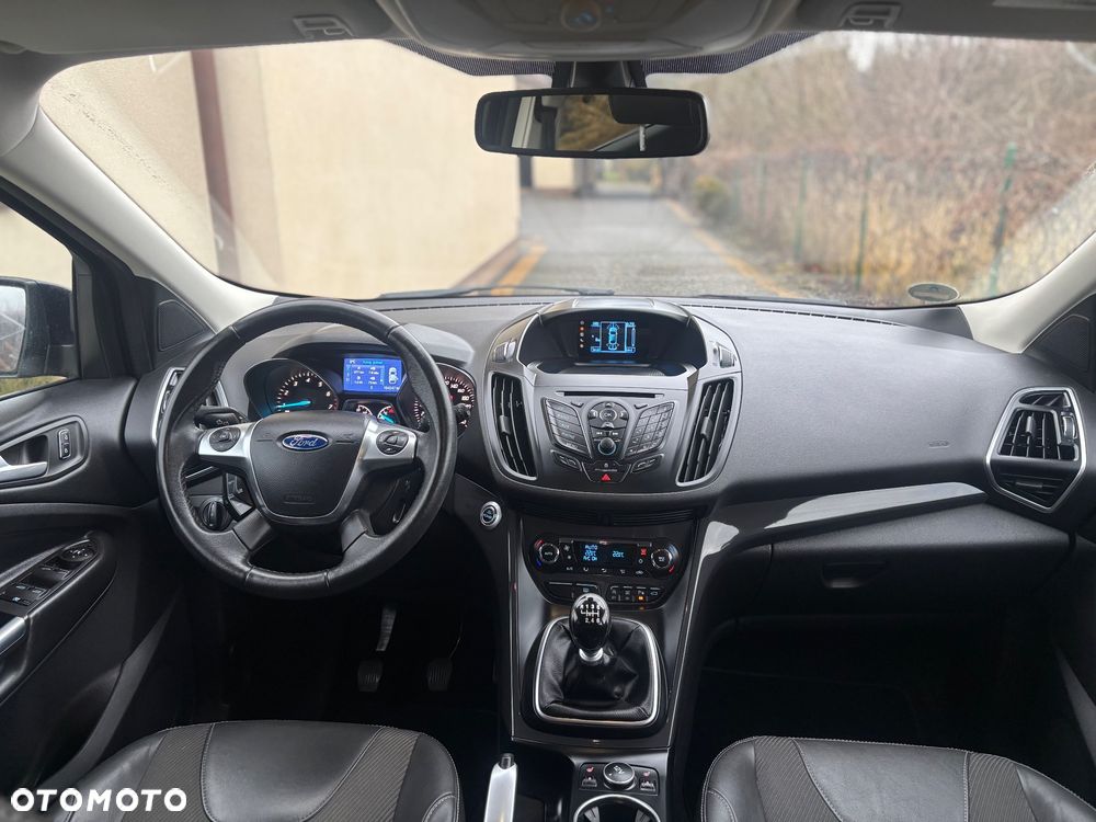 Ford Kuga 1.6 EcoBoost 2x4 Titanium - 21