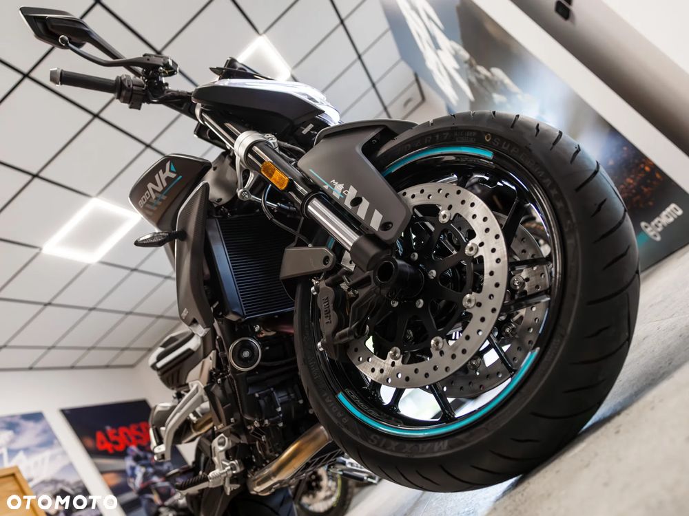 CFMoto 800NK - 3