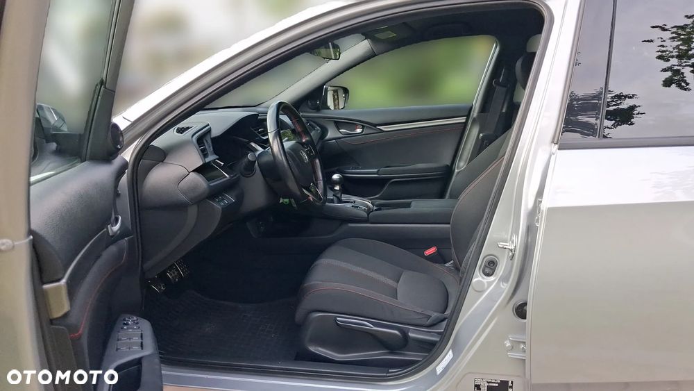 Honda Civic 1.0 T Comfort Sport Line - 11